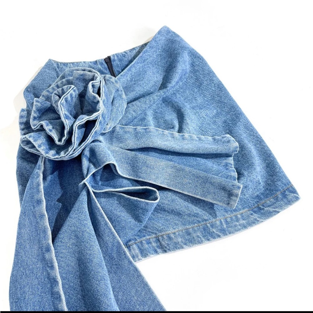 HIGH WAIST ROSE DRAPE DETAIL MINI SKIRT